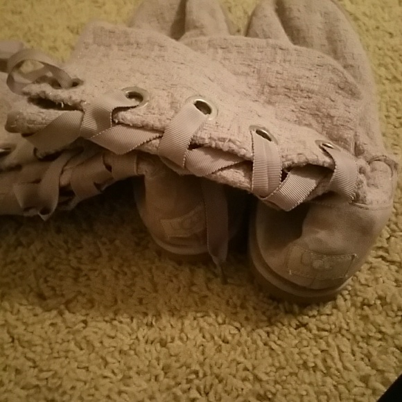 FINAL PRICE! UGGs Lavender Heirloom Boots - Picture 5 of 5